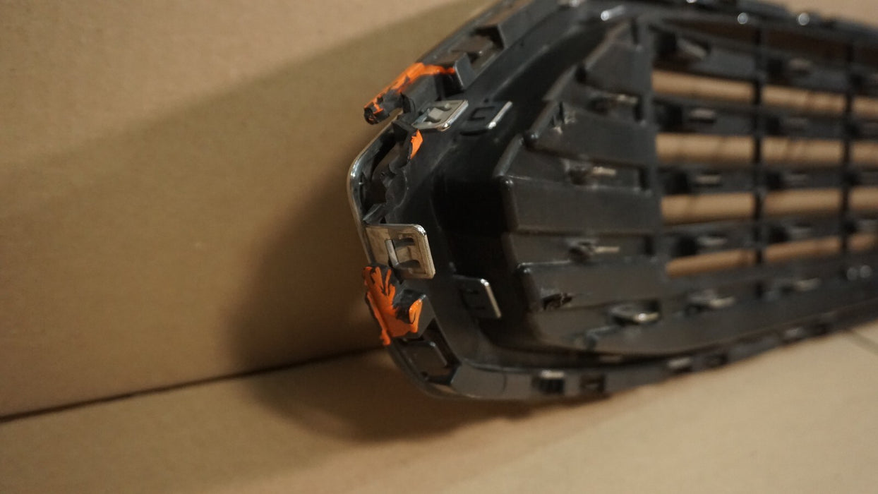 2017-2018 FORD FUSION FRONT RADIATOR GRILLE GRILL HS73-8200-AGW OEM