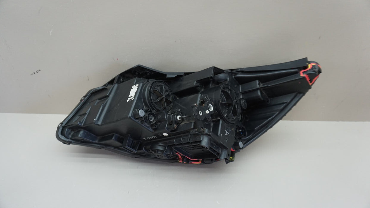 2016-2018 KIA SORENTO FRONT RIGHT PASSENGER SIDE HEADLIGHT LAMP OEM 92102-C6