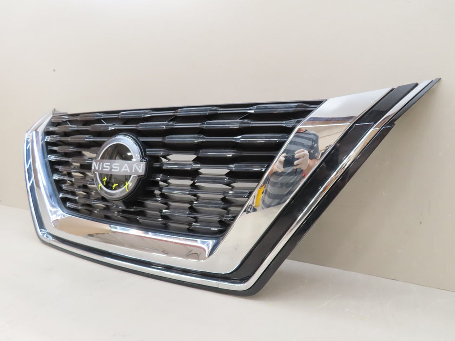 2021-2022 NISSAN ROGUE FRONT BUMPER GRILLE GRILL W/ EMBLEM BADGE OEM 62310-6RR0A