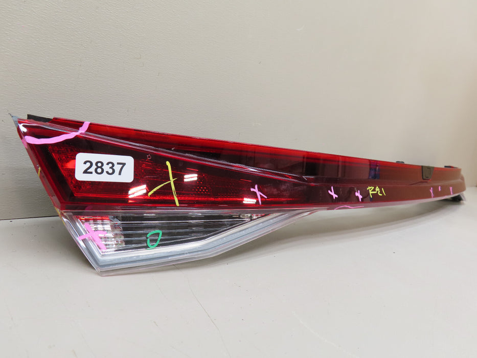 2021 2022 HYUNDAI ELANTRA REAR CENTER TAIL LIGHT LIFT GATE OEM LED 92409-AB000