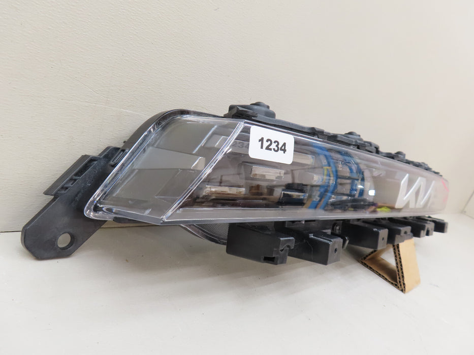 2020-2022 KIA SOUL CENTER HEADLIGHT LAMP OEM 92209-KO