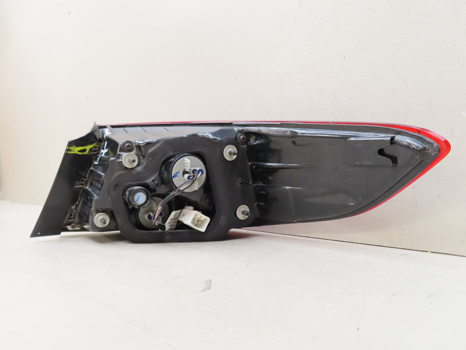 2018 2019 HYUNDAI SONATA REAR LEFT DRIVER TAIL LIGHT OEM 92401-C2