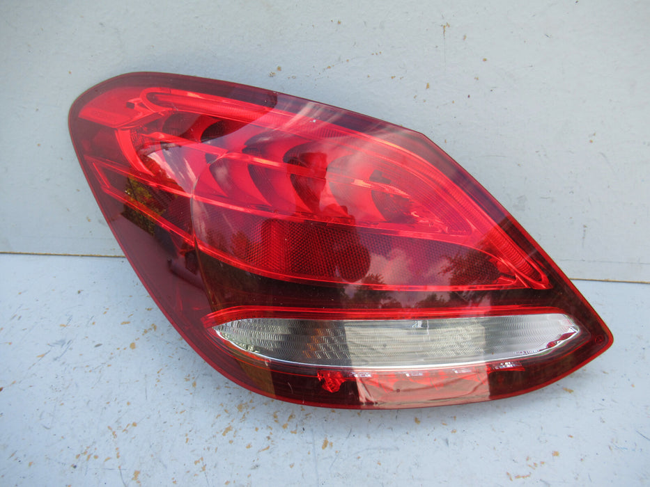 2015 2016 2017 2018 MERCEDES BENZ C CLASS W205 LED TAIL LIGHT LAMP OEM