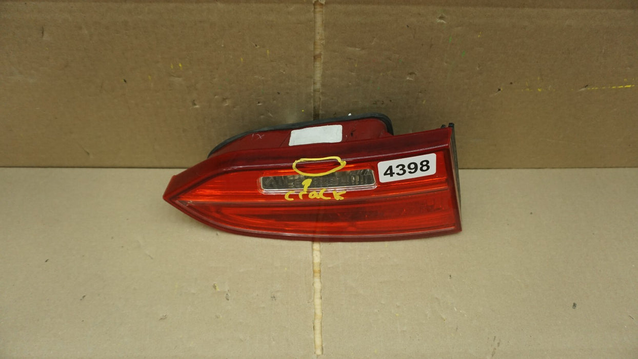 2013-2016 HYUNDAI SANTA FE RIGHT PASSENGER SIDE INNER TAIL LIGHT OEM 92405-4Z0