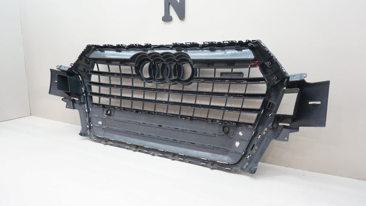 2017-2019 AUDI Q7 S-LINE FRONT BUMPER RADIATOR GRILLE OEM 4M0853651
