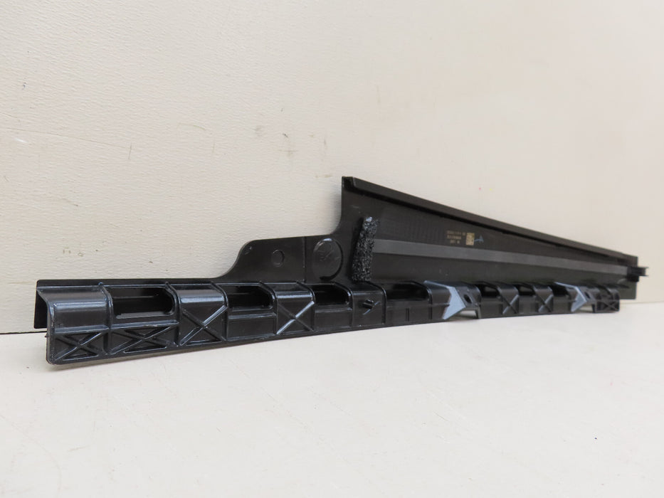 2021 -2024 JEEP GRAND CHEROKEE L REAR RIGHT DOOR APPLIQUE MOLDING OEM 68375058AB