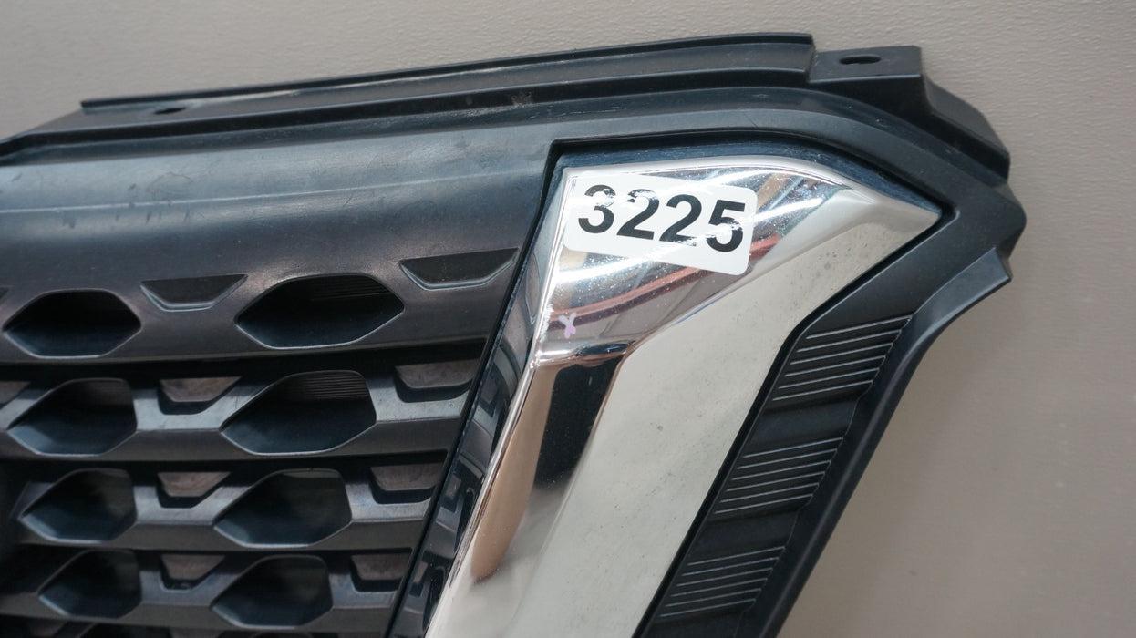 2018-2020 NISSAN KICKS FRONT BUMPER GRILLE GRILL OEM 62310-5RB0A