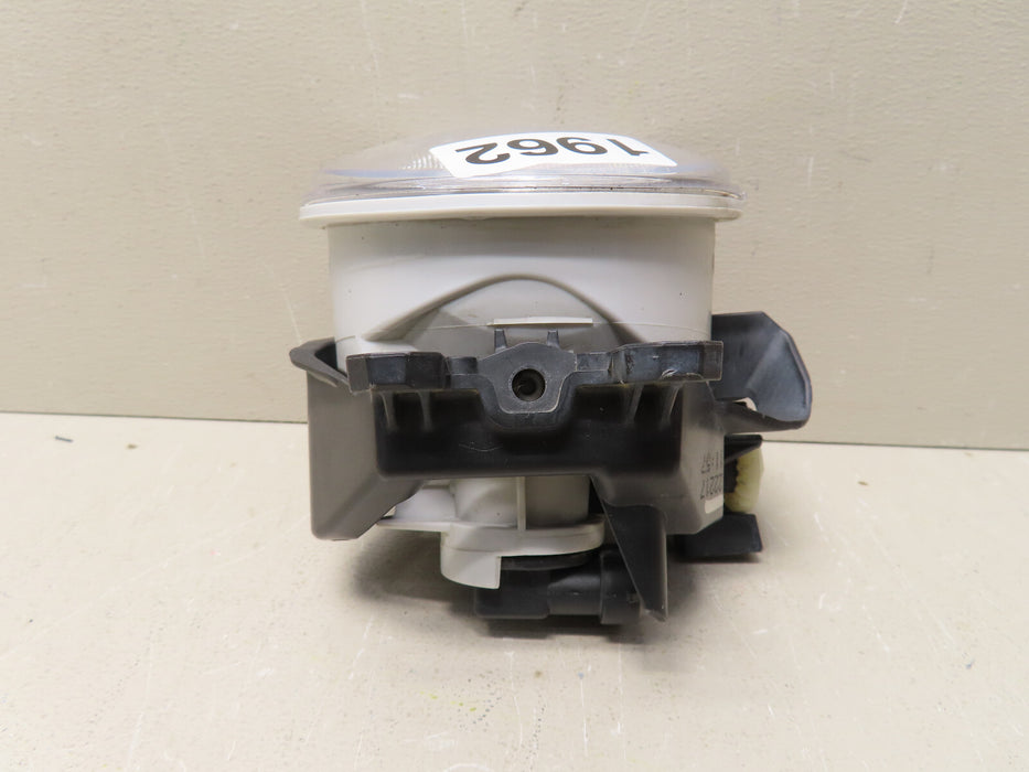2014 2015 2016 TOYOTA COROLLA FRONT RIGHT PASSENGER SIDE FOG LIGHT OEM 947-439