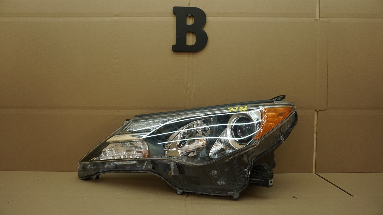 2013-2015 TOYOTA RAV4 FRONT LEFT DRIVER SIDE HEADLIGHT HALOGEN OEM  13 14 15