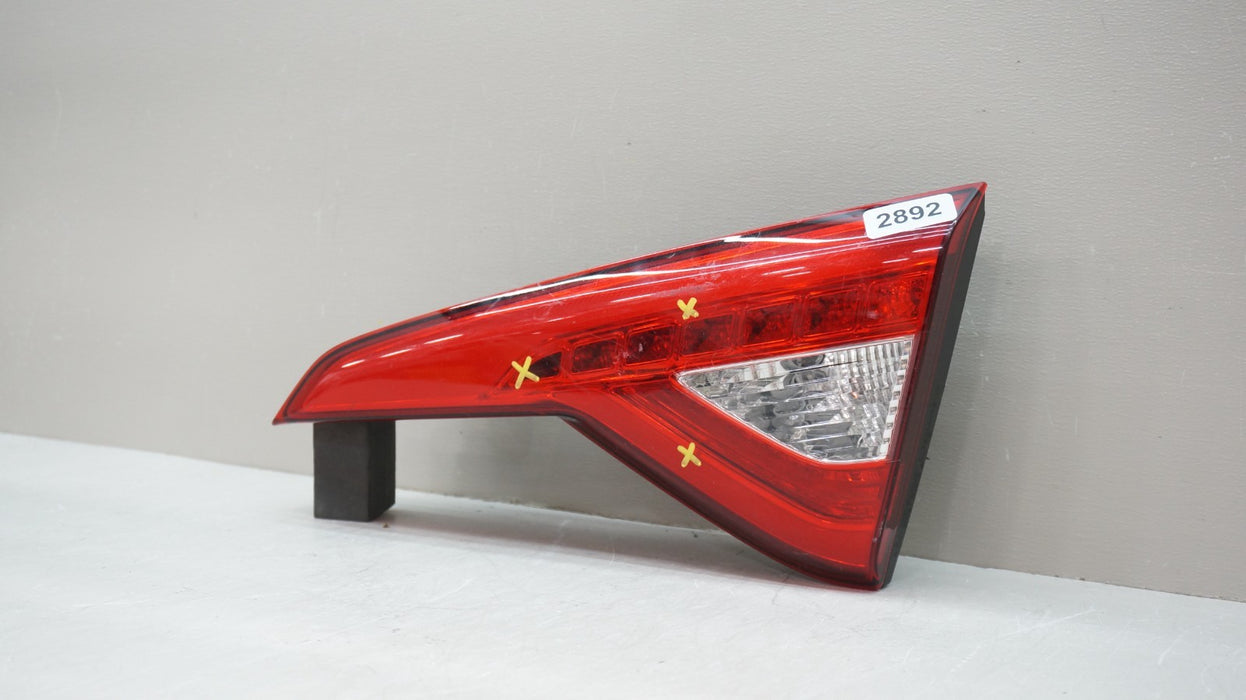2015-2017 HYUNDAI SONATA REAR RIGHT PASSENGER SIDE INNER TAIL LIGHT OEM