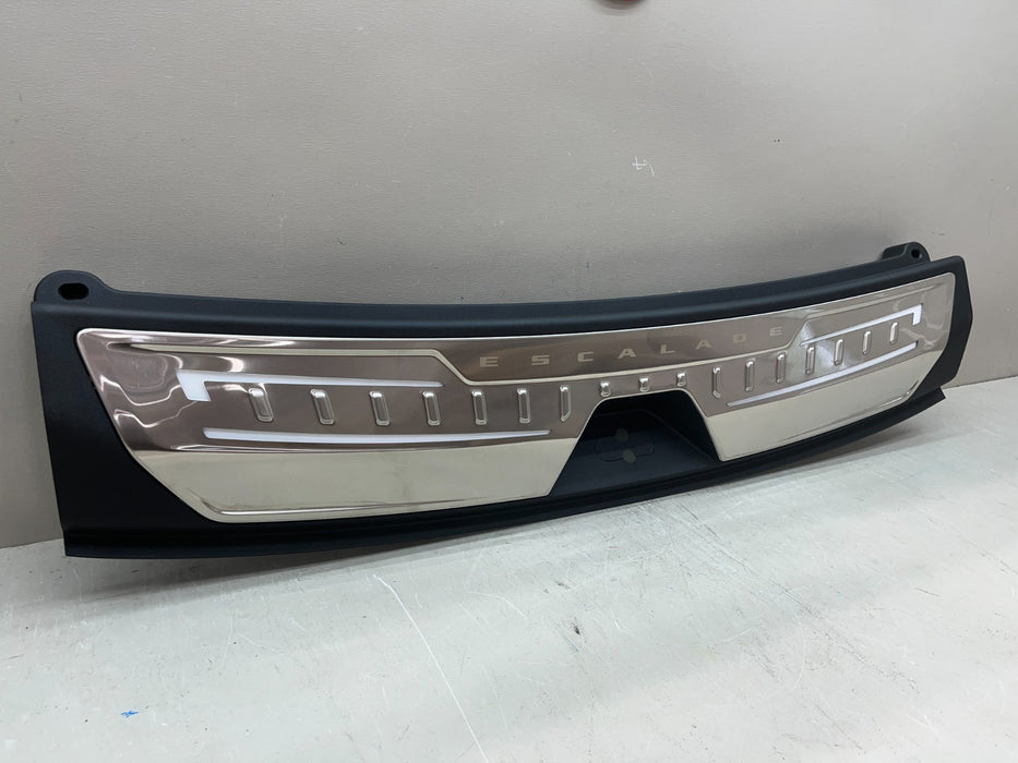 2025-2026 CADILLAC ESCALADE ESV ILLUMINATED CARGO PLATE W/ HARNESS 85733666 OEM