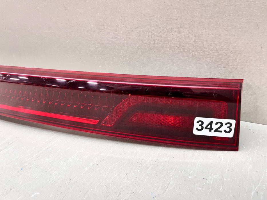 2022-2024 KIA CARNIVAL CENTER TAIL LIGHT BAR W/CAMERA OEM 92409-R0320