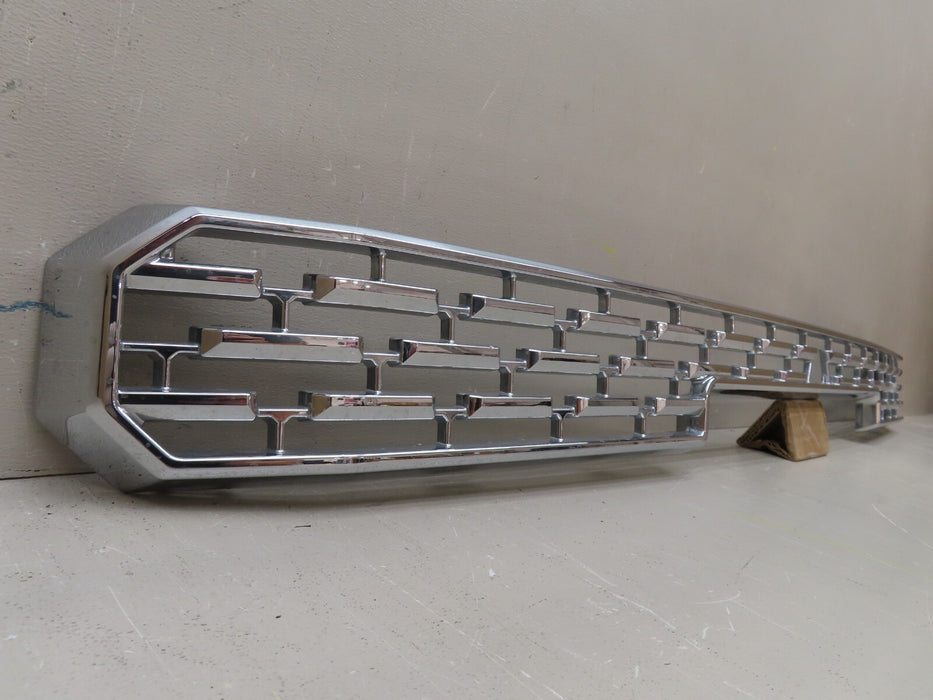 2020-2021 GMC SIERRA 3500 HD DENALI RADIATOR MIDDLE INSERT GRILLE OEM 84393049