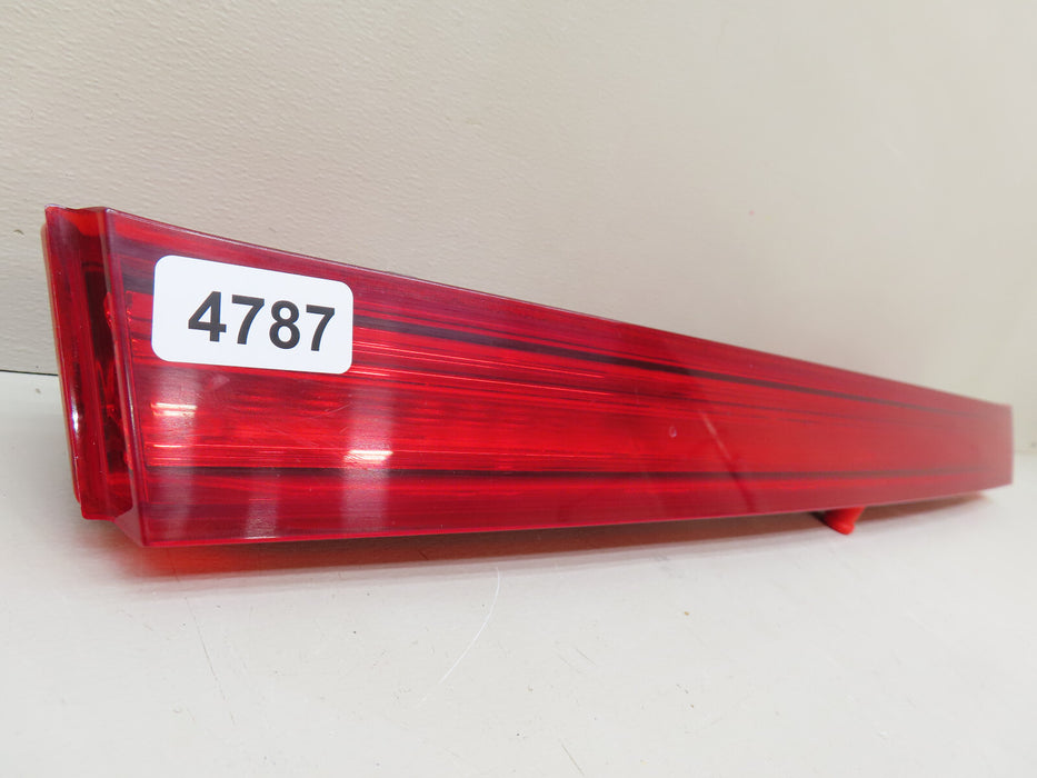 2015-2019 LINCOLN MKC REAR LIFTGATE MOUNTED CENTER LED TAIL LIGHT OEM