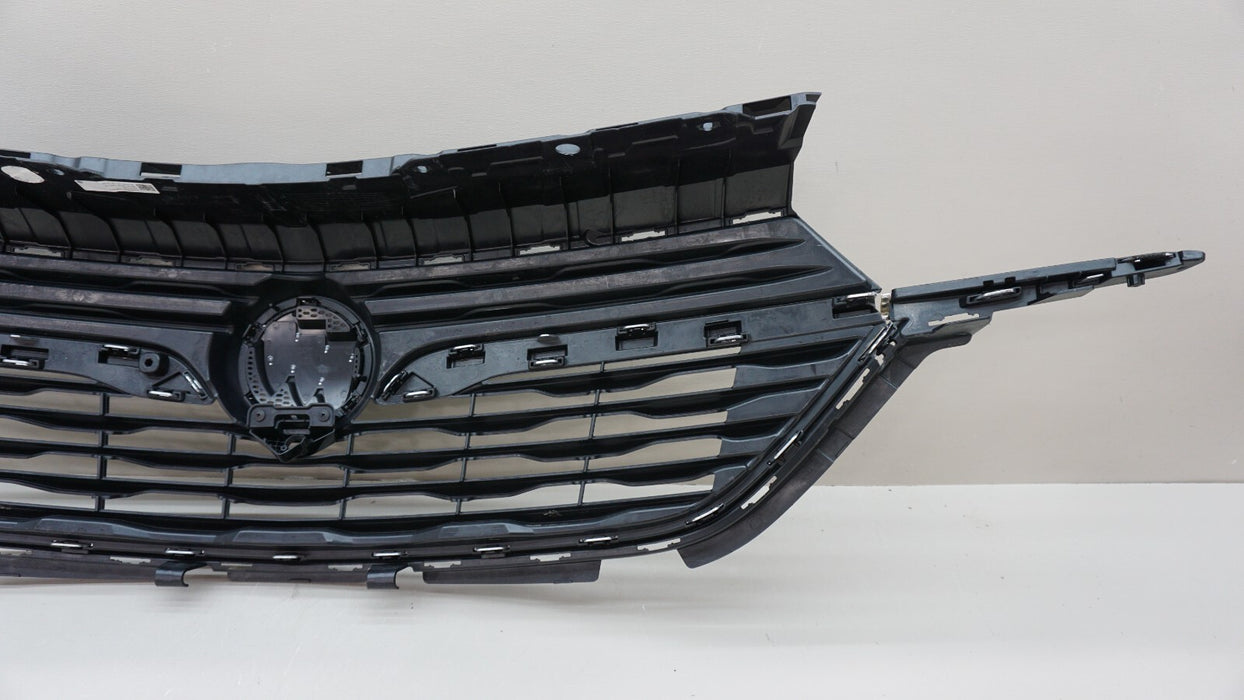 2020-2022 BUICK ENCORE GX FRONT BUMPER UPPER GRILL GRILLE OEM 42737483 20 21 22