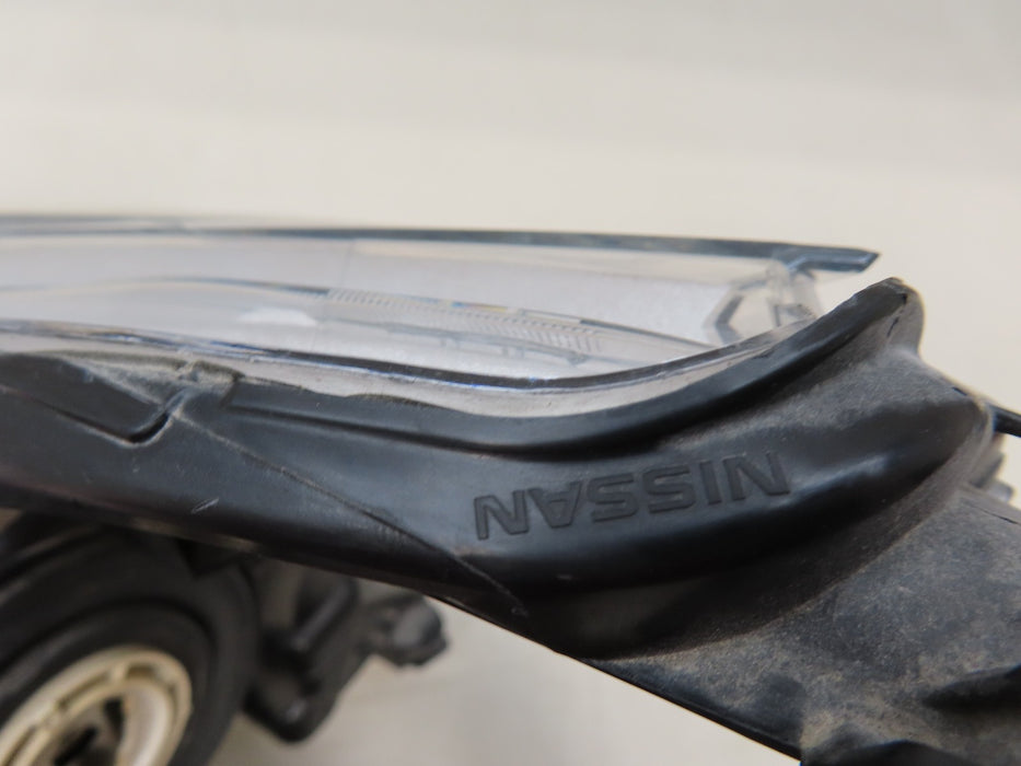 2019-2020 NISSAN ALTIMA FRONT RIGHT PASSENGER SIDE HEADLIGHT OEM 9315