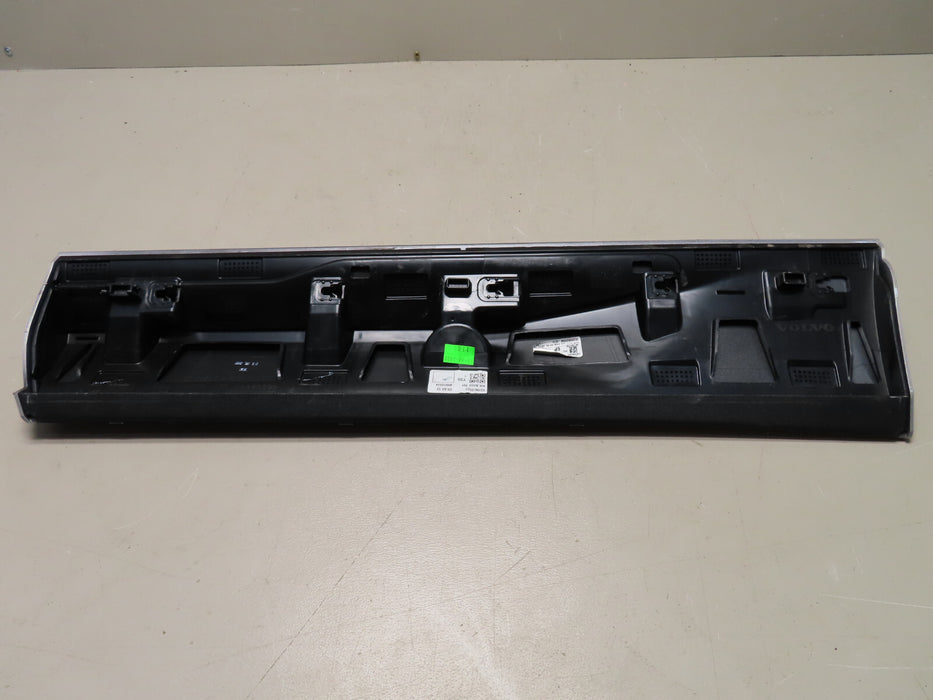 2022 VOLVO XC60 DOOR RIGHT SIDE TRIM MOLDING OEM 31440305 31440297