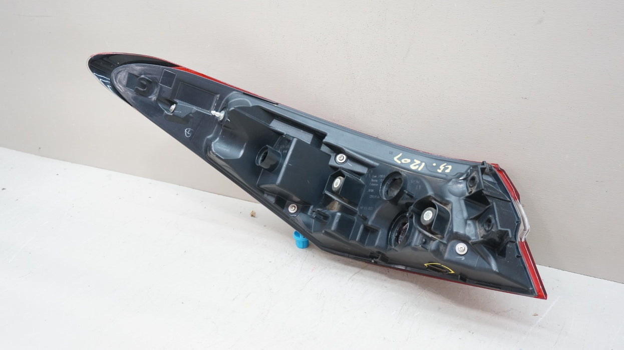 2018-2024 TOYOTA CAMRY REAR RIGHT PASSENGER SIDE TAIL LIGHT OEM