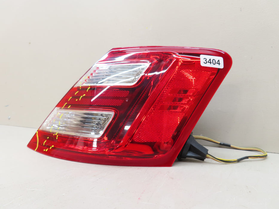 2013-2019 FORD TAURUS REAR RIGHT PASSENGER TAIL LIGHT OEM DG13-13B504-A