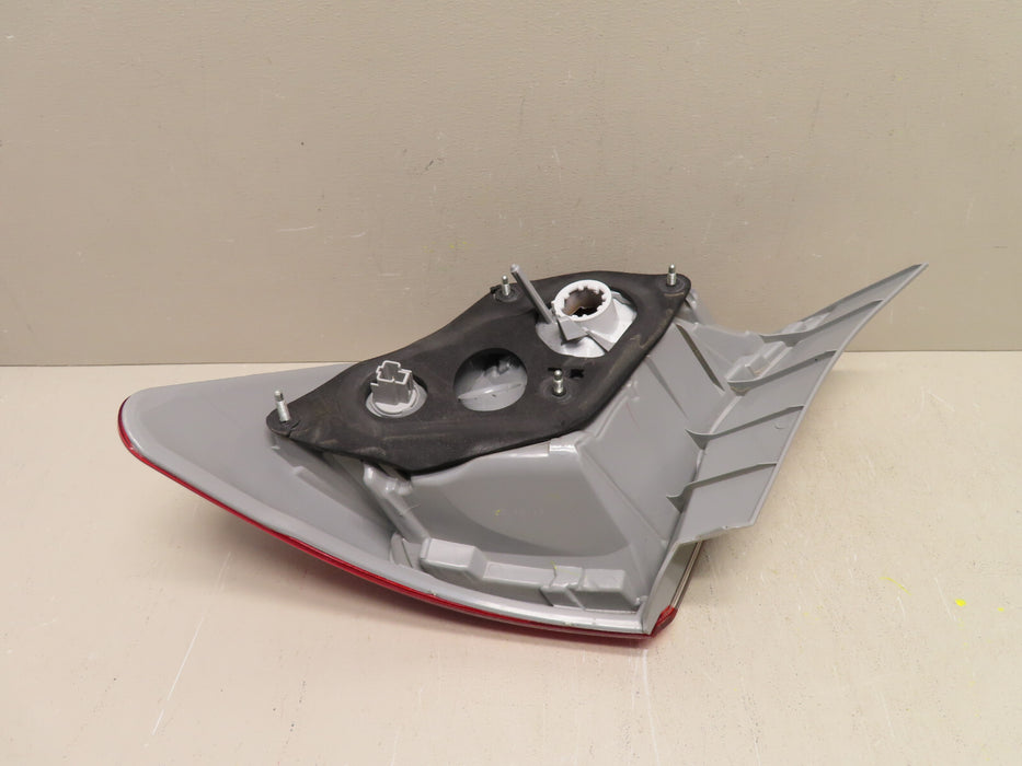 2012 2014 TOYOTA CAMRY LEFT DRIVER SIDE OUTER TAIL LIGHT HALOGEN OEM