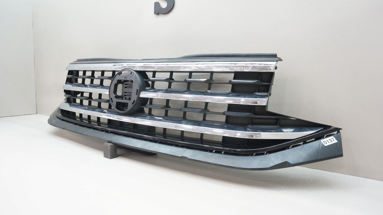 2020-2023 VOLKSWAGEN ATLAS FRONT UPPER RADIATOR GRILLE OEM 3CM853653