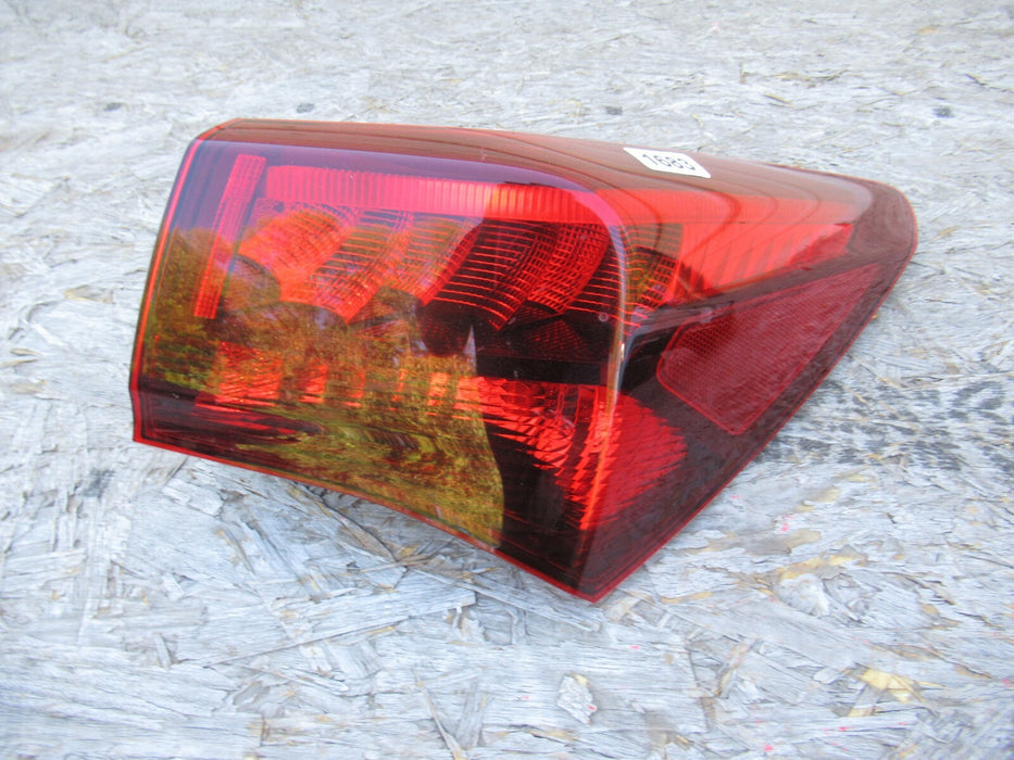 2015-2016 ACURA TLX REAR RIGHT PASSENGER SIDE TAIL LIGHT STOP BRAKE LAMP OEM