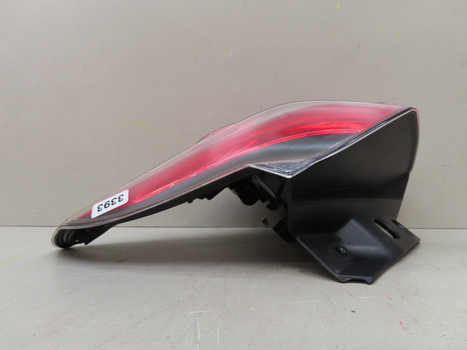 2016-2018 TOYOTA RAV4 REAR RIGHT PASSENGER SIDE OUTER TAIL LIGHT OEM 81550-42211