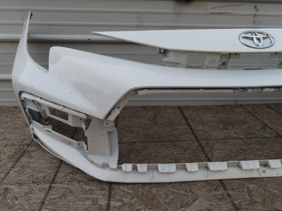 2019-2020 TOYOTA COROLLA SEDAN SE XSE FRONT BUMPER COVER OEM