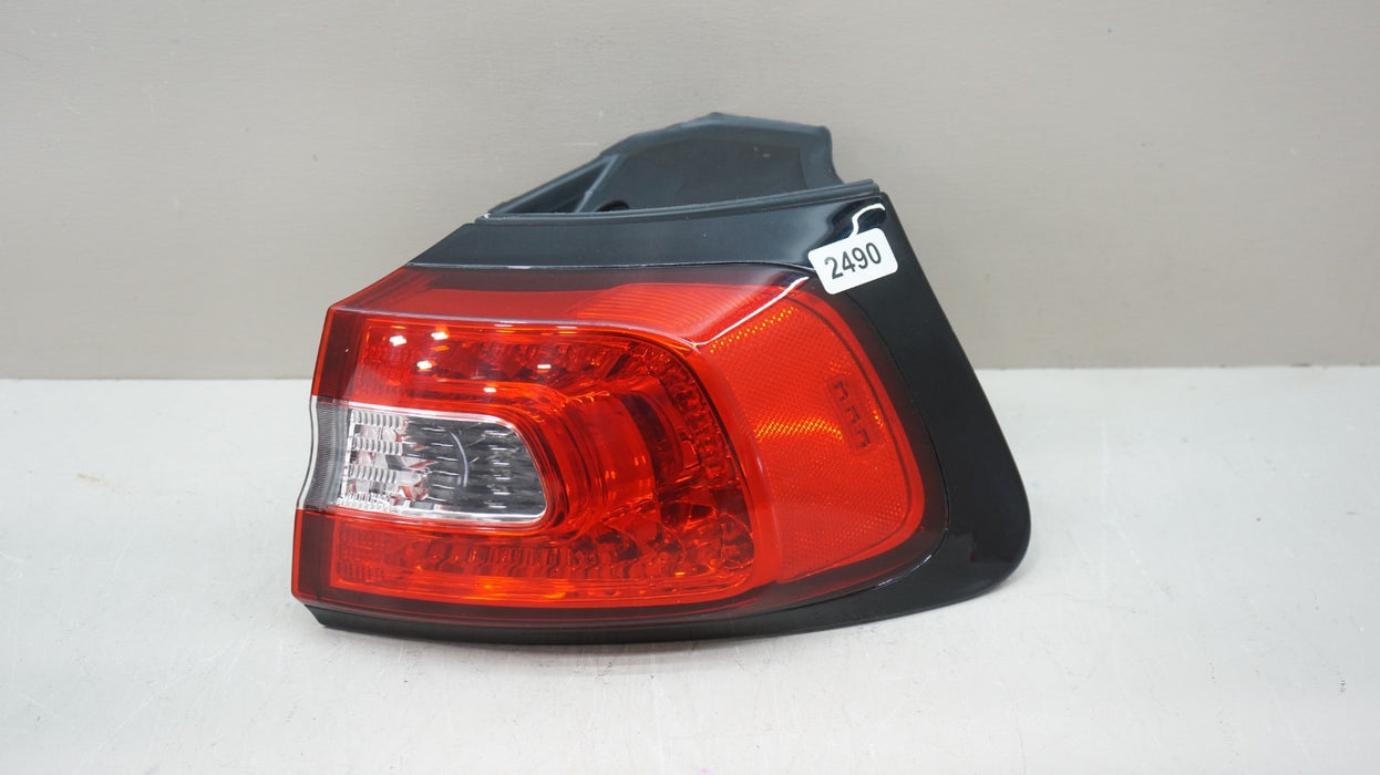 2014-2018 JEEP CHEROKEE REAR RIGHT PASSENGER SIDE TAIL LIGHT OEM