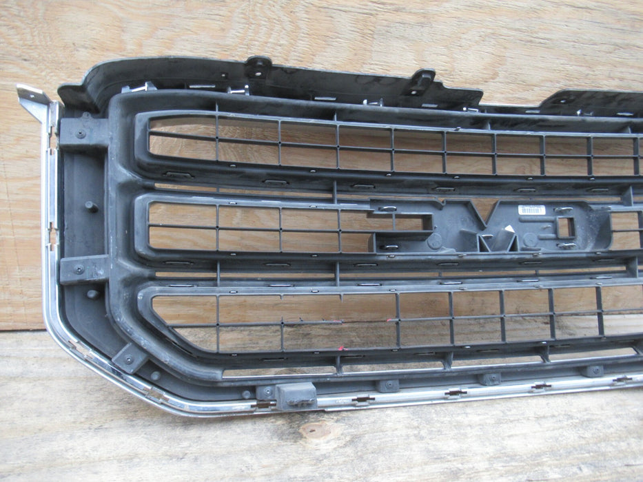 2015-2018 GMC YUKON FRONT RADIATOR UPPER GRILLE 16-003J7440 OEM