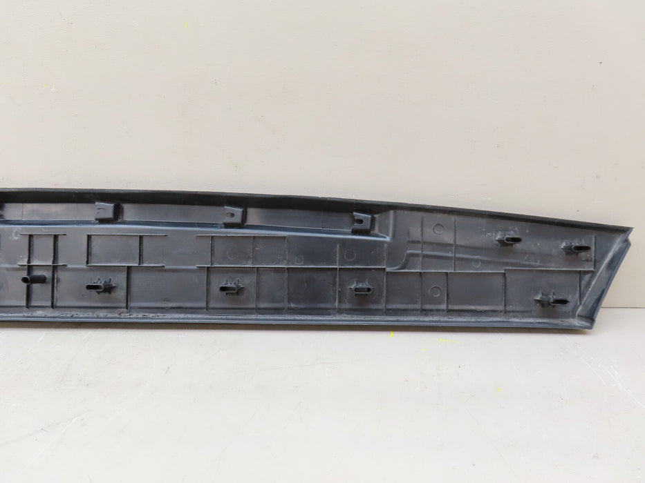 2019 2020 CHEVROLET GMC SILVERADO-SIERRA 1500 REAR UPPER TAILGATE MOLDING OEM