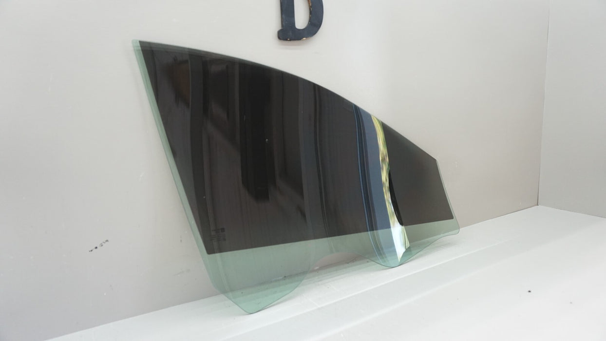 2016-2019 CHEVROLET CRUZE SEDAN FRONT RIGHT PASSENGER SIDE DOOR WINDOW GLASS OEM