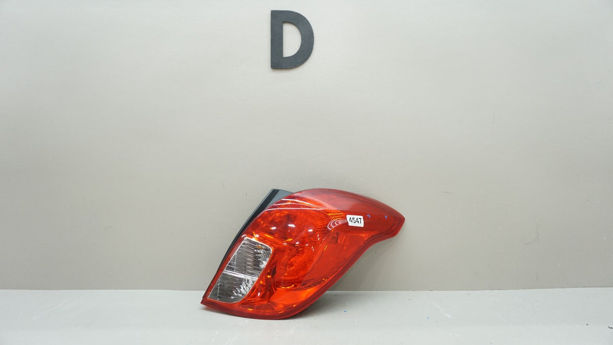 2013-2016 BUICK ENCORE REAR RH RIGHT PASSENGER SIDE TAIL LIGHT OEM