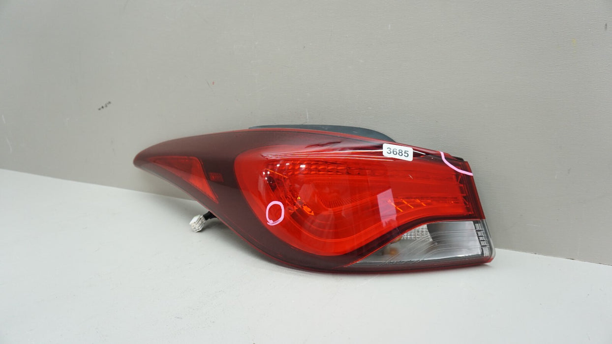 2014-2016 HYUNDAI ELANTRA REAR LEFT SIDE OUTER TAIL LIGHT LAMP OEM 92401-3Y5