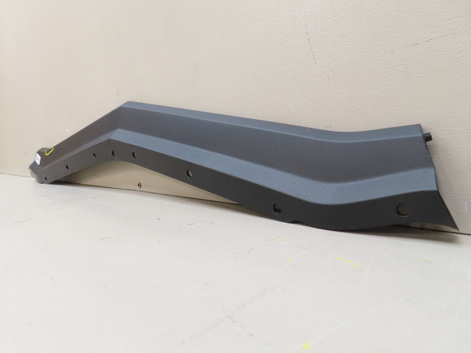 2020 2021 CHEVROLET CORVETTE FRONT CENTER LOWER BUMPER SPOILER MOLDING OEM