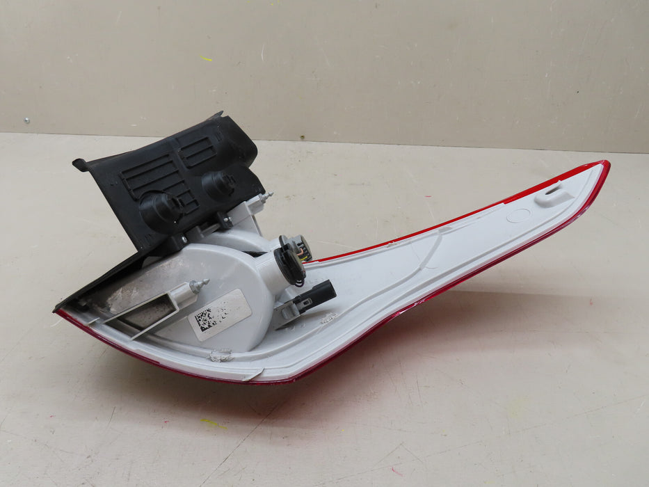 2013-2016 FORD ESCAPE REAR LEF DRIVER SIDE TAIL LIGHT LAMP HALOGEN OEM