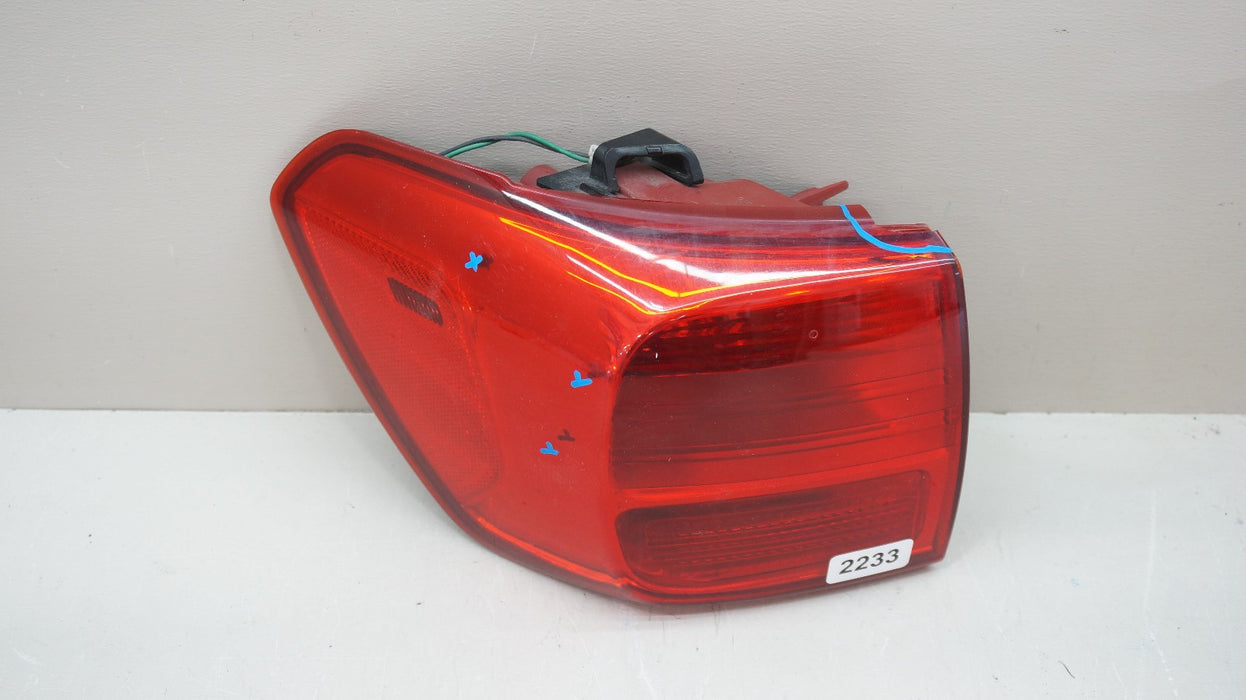 2016-2018 KIA SEDONA REAR LEFT DRIVERS SIDE TAIL LIGHT OEM