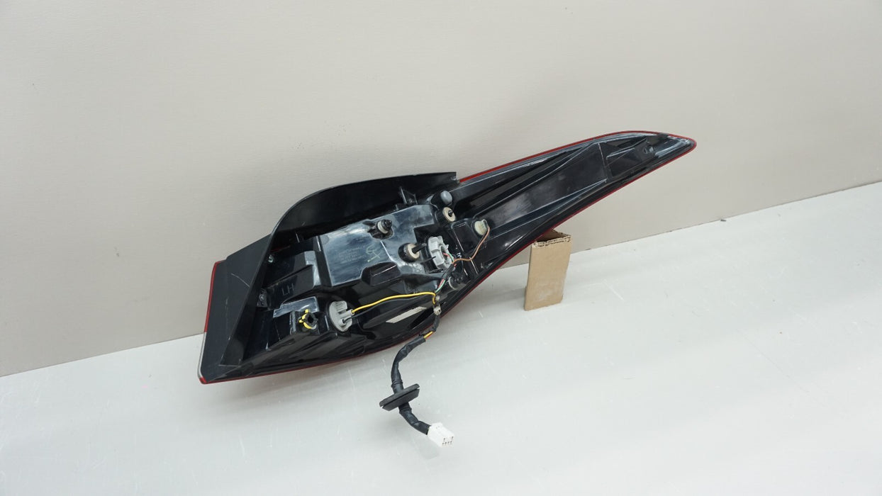 2014-2016 HYUNDAI ELANTRA REAR LH LEFT DRIVER SIDE OUTER TAIL LIGHT OEM