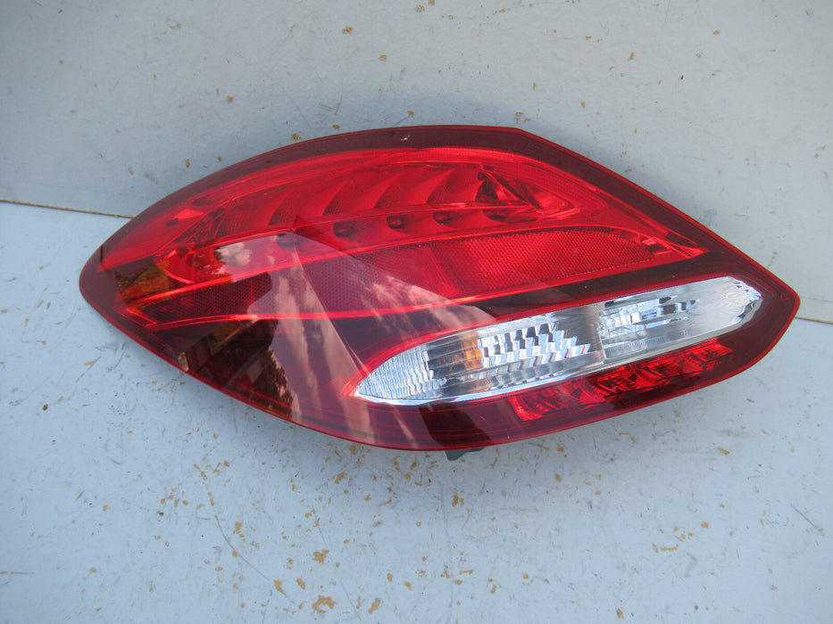 2015 2016 2017 2018 MERCEDES BENZ C CLASS W205 LED TAIL LIGHT LAMP OEM