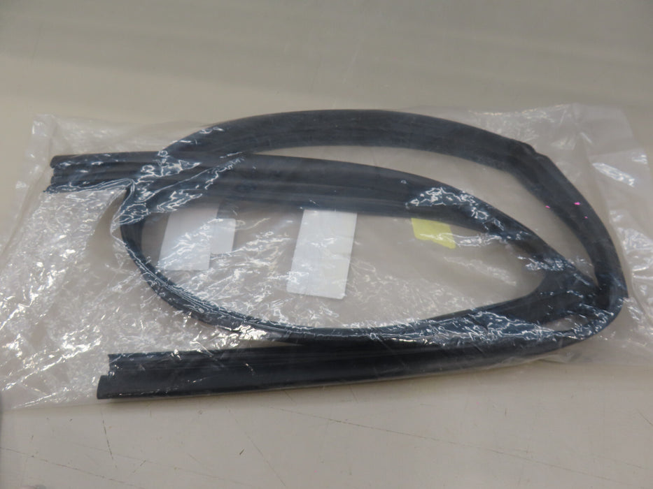 2011-2015 KIA OPTIMA FRONT LEFT DRIVER DOOR RUN CHANNEL ASSY WINDOW OEM