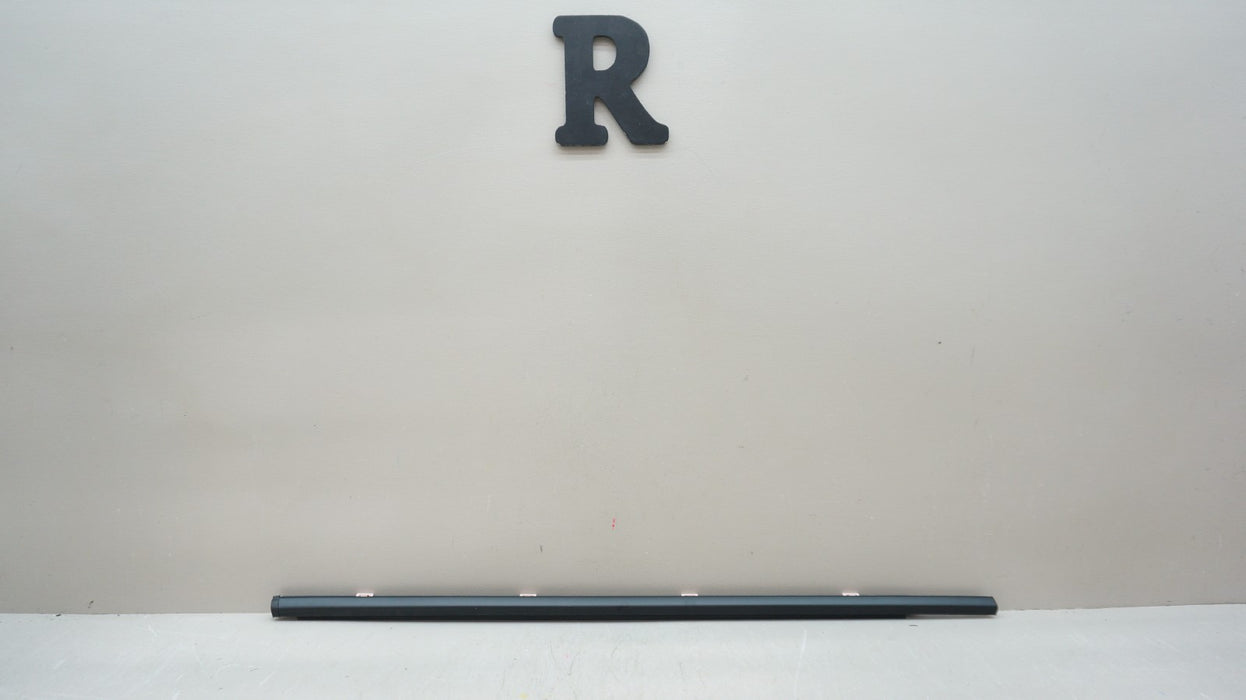 2019-2024 HONDA PASSPORT FRONT RIGHT SIDE WINDOW BELT MOLDING OEM 72410-TG7-A12