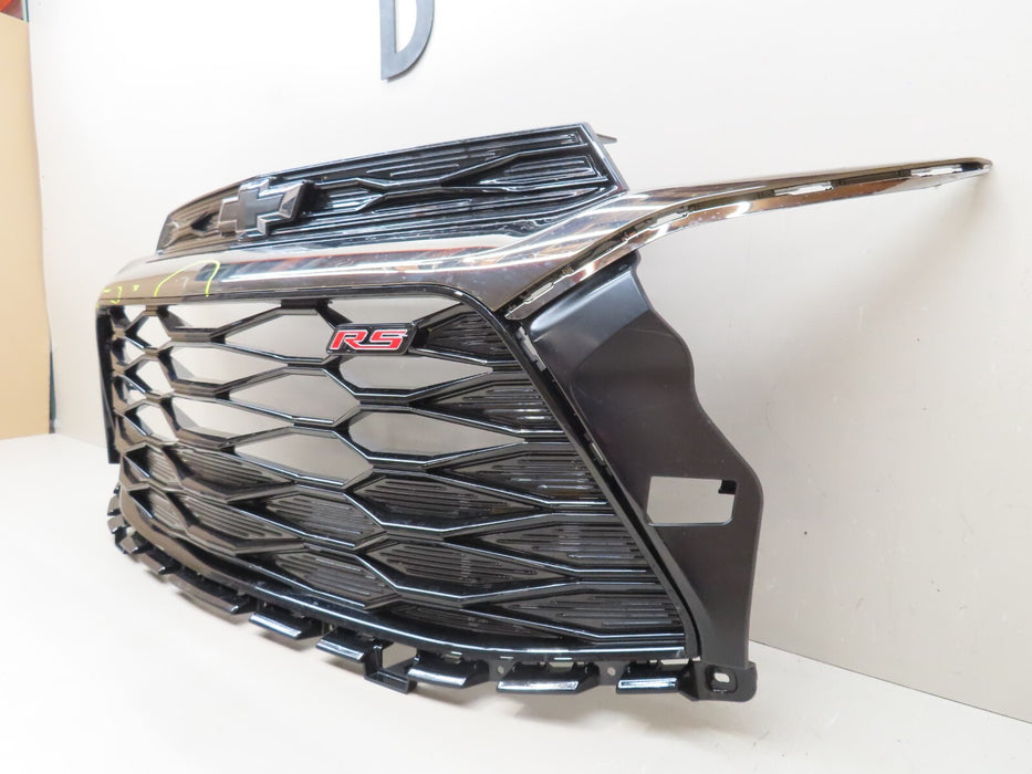 2021-2022 CHEVROLET TRAILBLAZER RS FRONT BUMPER GRILLE W/ EMBLEM OEM 42797386
