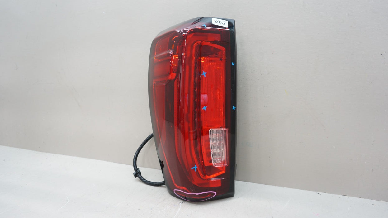 2019-2025 GMC SIERRA 1500 REAR LEFT DRIVER SIDE TAIL LIGHT OEM 84760017