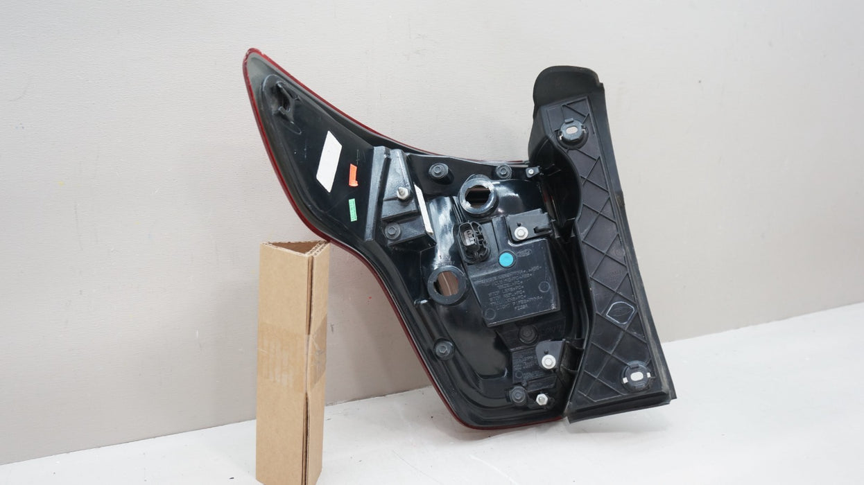 2016-2019 FORD EXPLORER REAR RIGHT PASSENGER SIDE TAIL LIGHT OEM