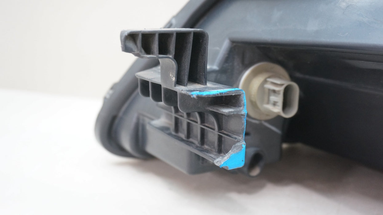 2012-2014 NISSAN VERSA FRONT RIGHT PASSENGER SIDE HALOGEN HEADLIGHT OEM