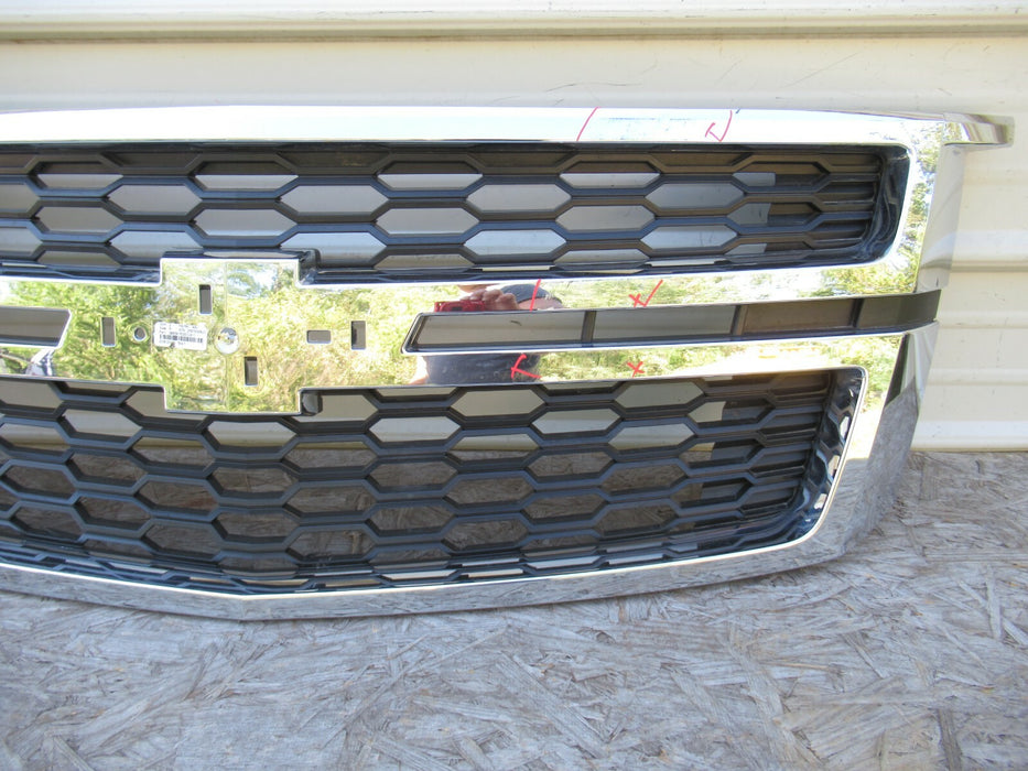 2015-2019 CHEVROLER TAHOE FRONT RADIATOR GRILLE GRILL CHROME W/O EMBLEM OEM