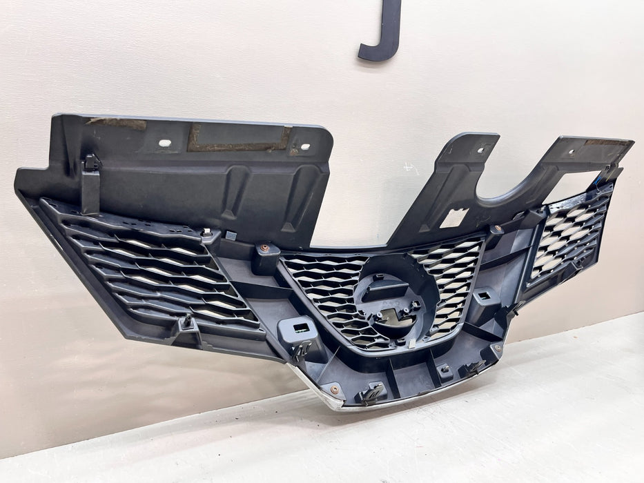 2015-2017 NISSAN ROGUE FRONT RADIATOR GRILLE 62310-9TA0A OEM