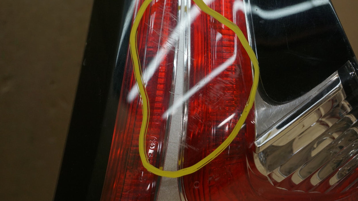 2015-2018 NISSAN MURANO RIGHT PASSENGER SIDE INNER TAIL LIGHT OEM 15 16 17 18