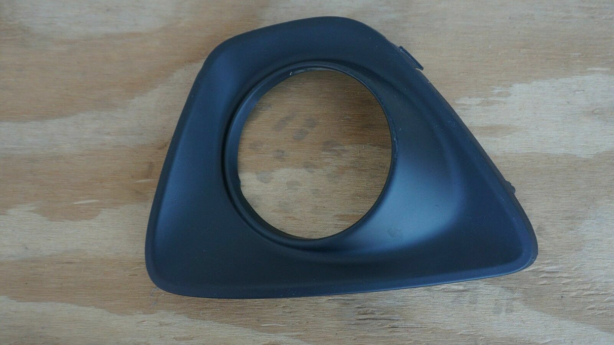 2011-2017 HYUNDAI VELOSTER TURBO REAR DRIVER SIDE BUMPER REFLECTOR BEZEL OEM