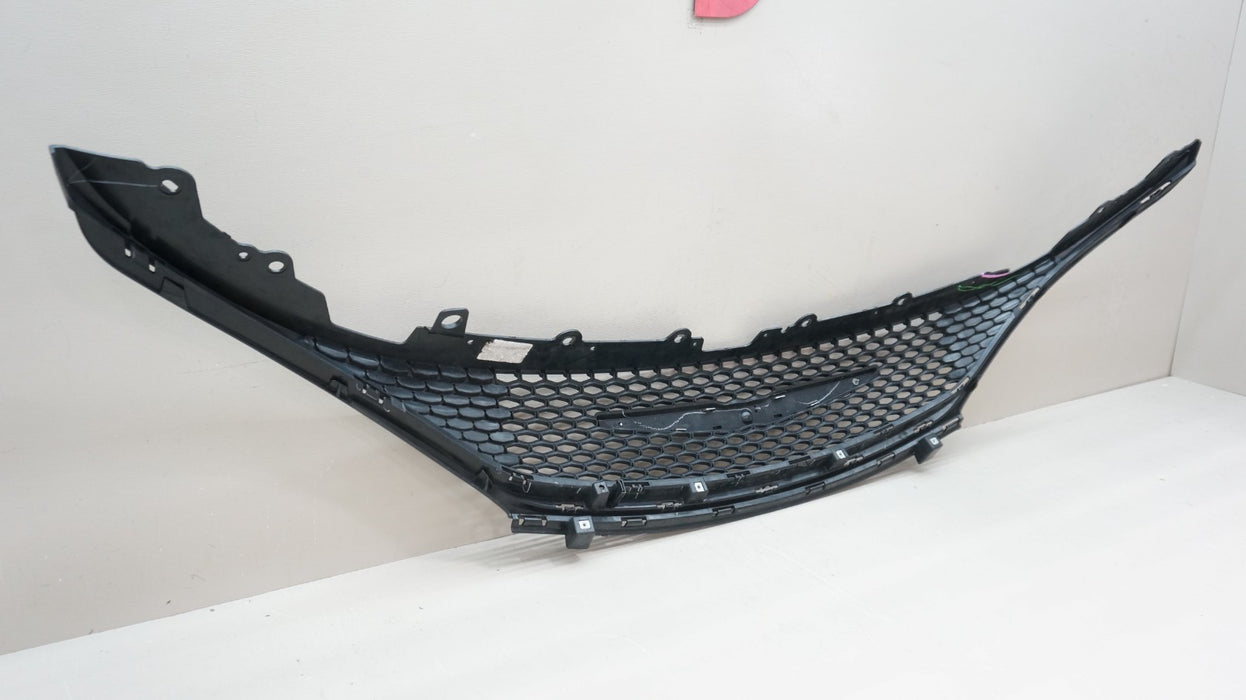 2017-2020 CHRYSLER PACIFICA FRONT UPPER BUMPER GRILLE OEM 68228996A